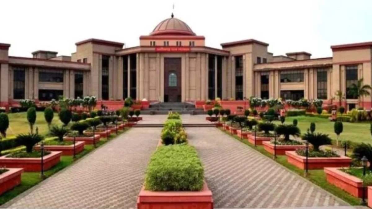 रेलवे ट्रैक के लिए भूमि अधिग्रहण के खिलाफ किसानों को राहत नहीं, हाईकोर्ट ने खारिज की याचिकाएं