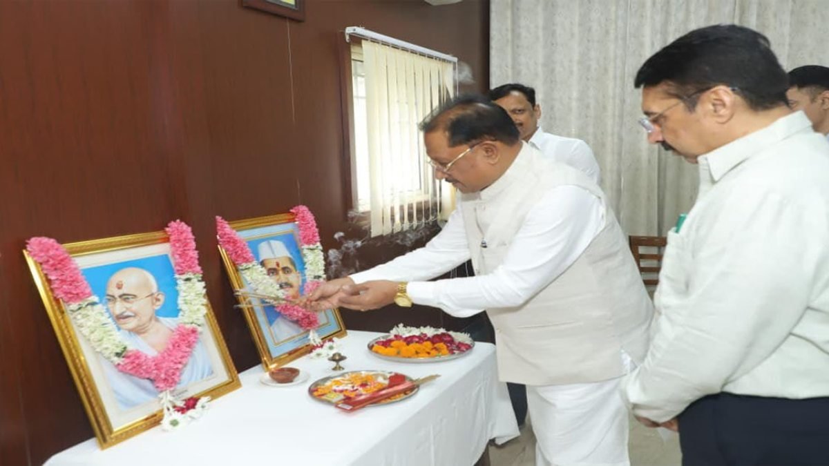 सत्य,  अहिंसा और सादगी के आदर्श हमें राष्ट्रसेवा की प्रेरणा देते रहेंगे :  मुख्यमंत्री विष्णु देव साय