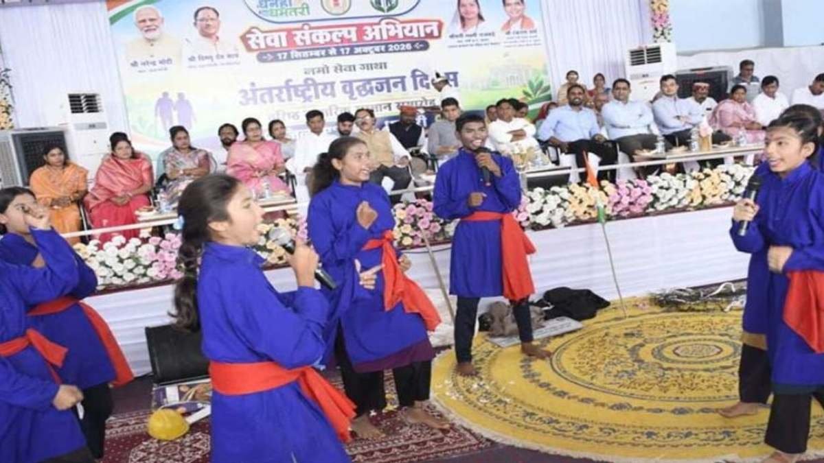 नुक्कड़ नाटक के जरिए पहुँचाया जनकल्याणकारी योजनाओं का संदेश