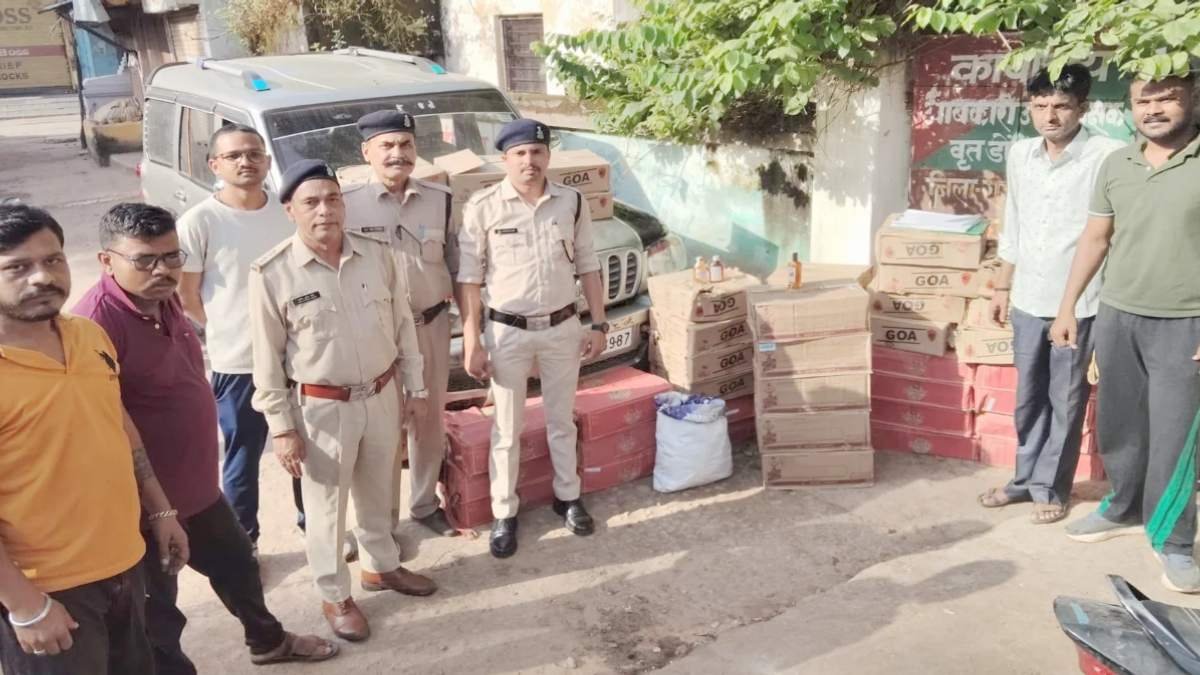 डोंगरगढ़ में MP की 45 पेटी शराब जब्त,  स्कॉर्पियो भी पकड़ी गई लेकिन आरोपी फरार, अब सप्लाई नेटवर्क की जांच