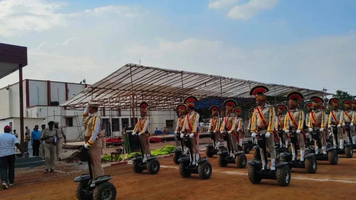रायपुर में RPF के 42वें स्थापना दिवस पर दिखेगा जवानों का शौर्य, DG सोनाली मिश्रा करेंगी परेड की सलामी, उत्कृष्ट सेवाओं के लिए मिलेगा सम्मान