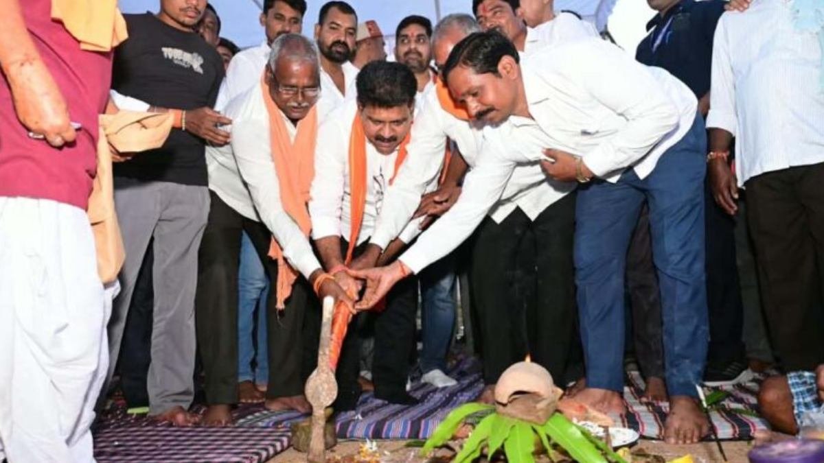उप मुख्यमंत्री विजय शर्मा ने 78.51 लाख रुपए के दो सीसी सड़क सह नाली निर्माण कार्यों का किया भूमिपूजन