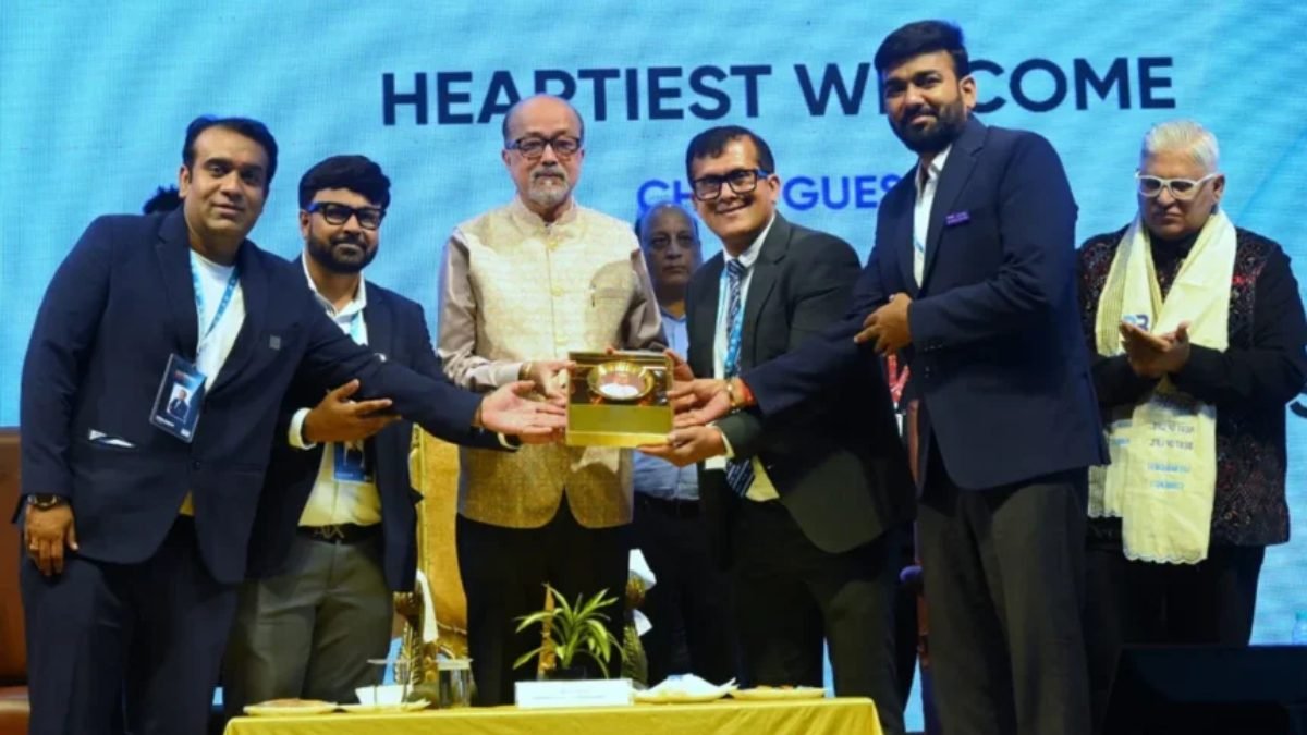 सकारात्मक सोच, मानवीय मूल्य और नवाचार से ही आगे बढ़ने का मार्ग प्रशस्त होता है : राज्यपाल डेका