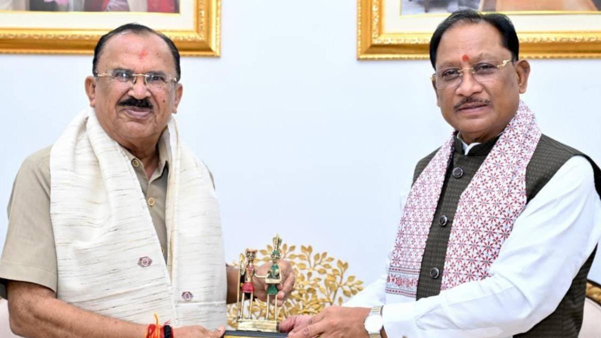 रायपुर : मुख्यमंत्री विष्णु देव साय से राजस्थान विधानसभा अध्यक्ष वासुदेव देवनानी ने की सौजन्य भेंट