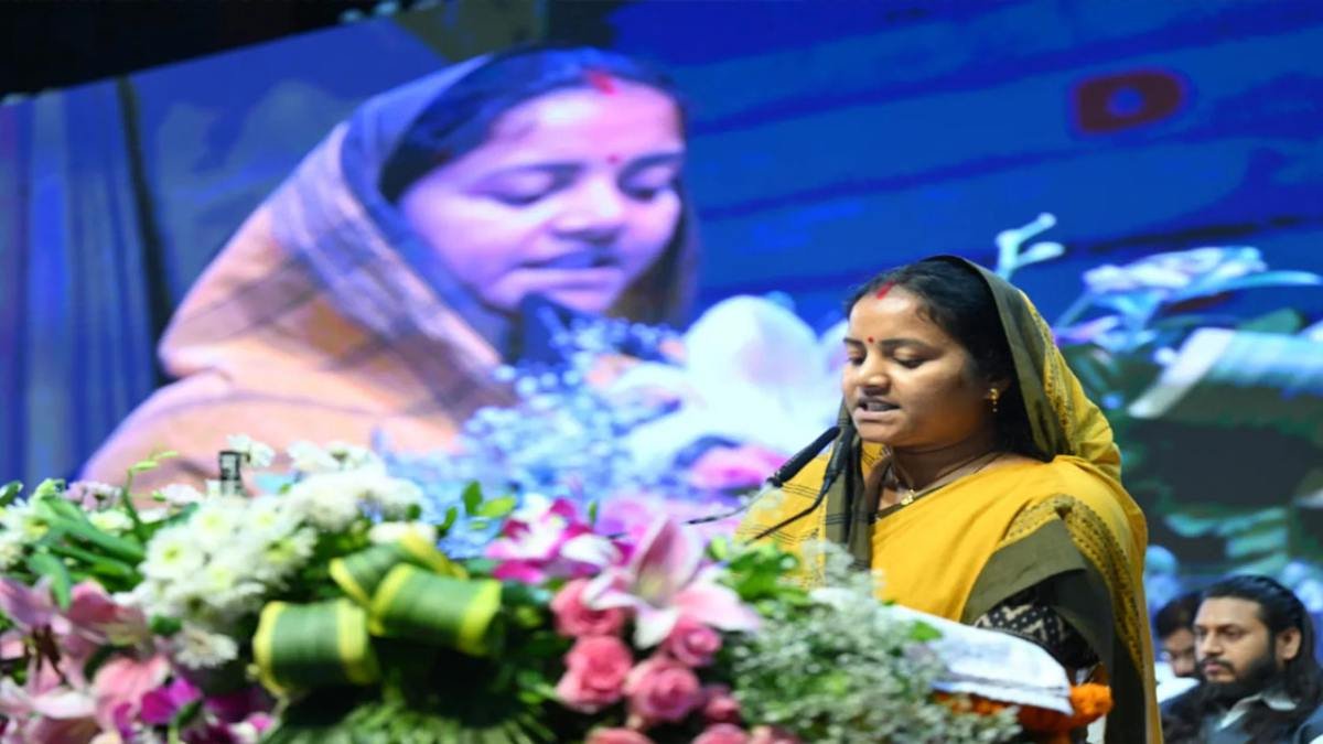 वरिष्ठजनों का अनुभव हमारी शक्ति और उनकी गरिमा हमारी जिम्मेदारी :- मंत्री लक्ष्मी राजवाड़े